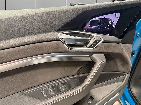 Audi e-tron 12 of 30