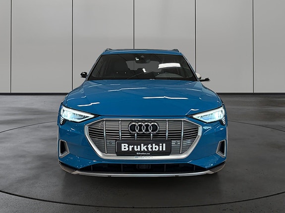 Audi e-tron 8 of 30