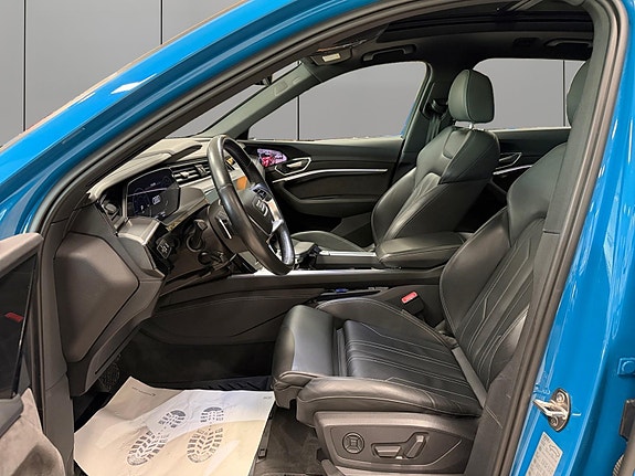 Audi e-tron 10 of 30