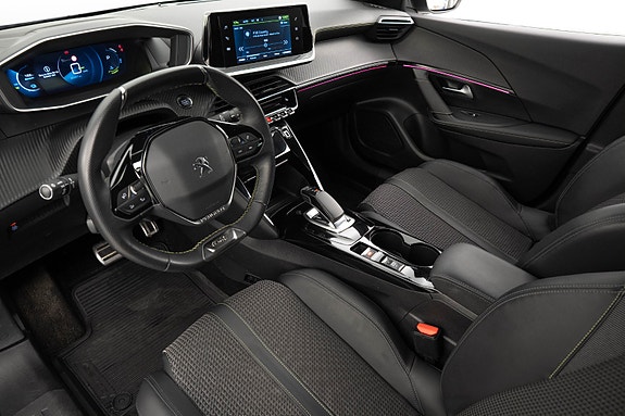 Peugeot e-2008 7 of 29