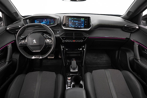Peugeot e-2008 11 of 29