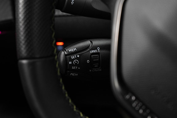 Peugeot e-2008 13 of 29