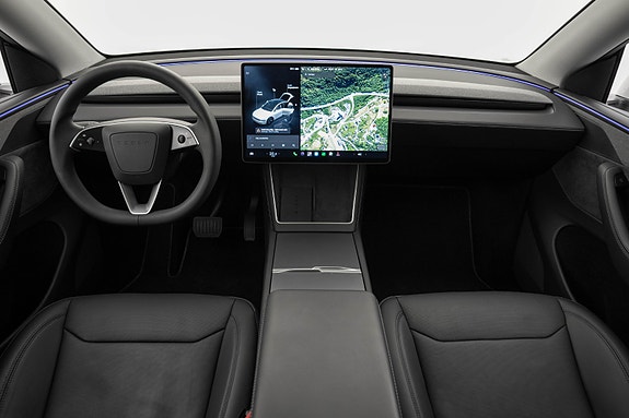 Tesla Model Y 13 of 30