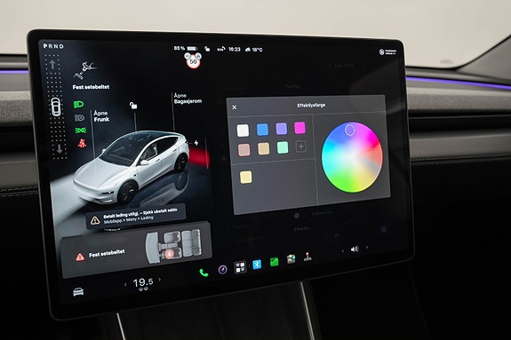 Tesla Model Y 21 of 30