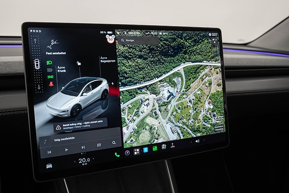 Tesla Model Y 17 of 30