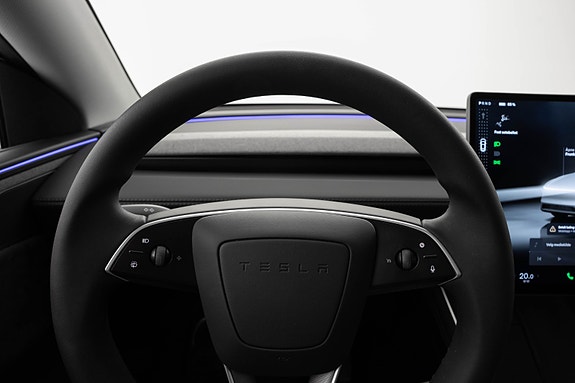 Tesla Model Y 14 of 30