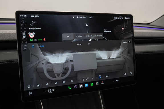 Tesla Model Y 19 of 30
