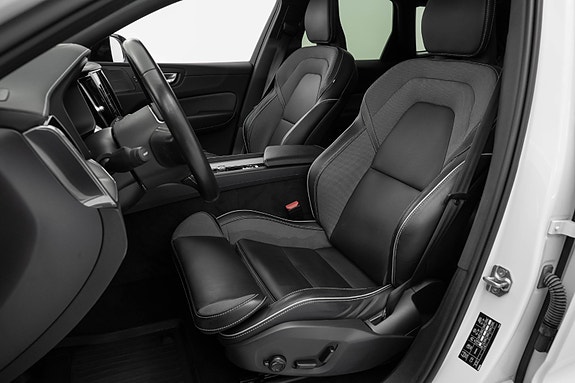 Volvo XC60 10 of 30