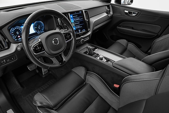 Volvo XC60 8 of 30