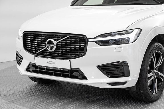 Volvo XC60 2 of 30