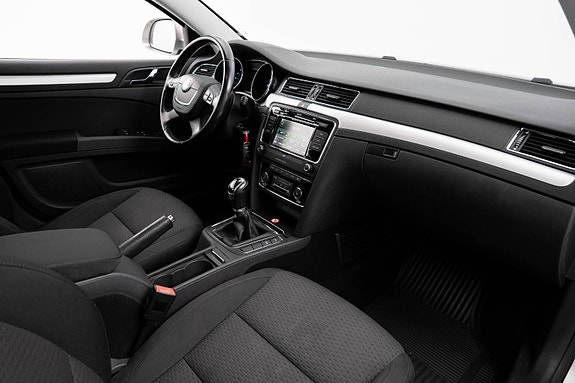 Skoda Superb 9 of 22