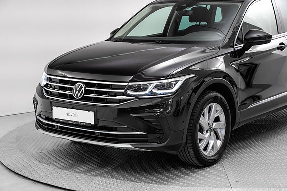 Volkswagen Tiguan 2 of 30