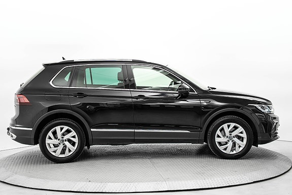 Volkswagen Tiguan 4 of 30