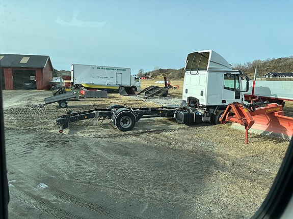 Iveco Eurostar med sovehytte, senket chassis bak 4 of 5