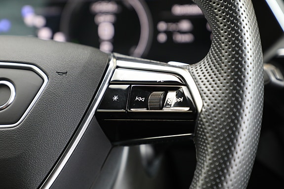 Audi e-tron 19 of 30