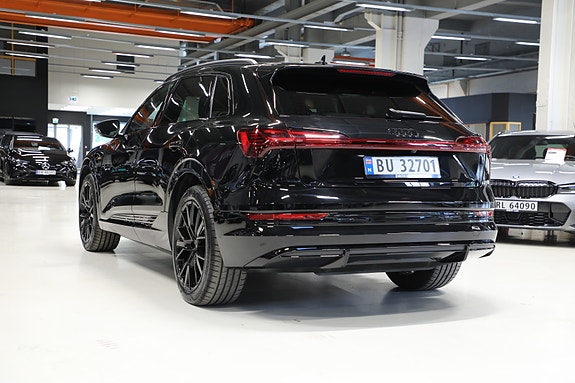Audi e-tron 5 of 30