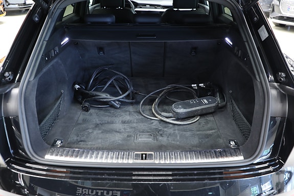 Audi e-tron 9 of 30