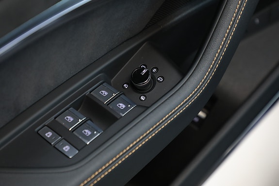 Audi e-tron 28 of 30