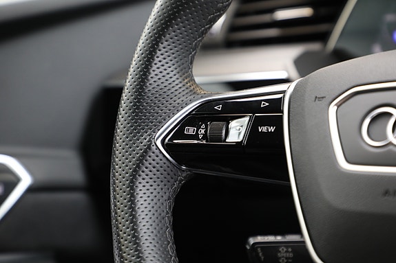 Audi e-tron 18 of 30