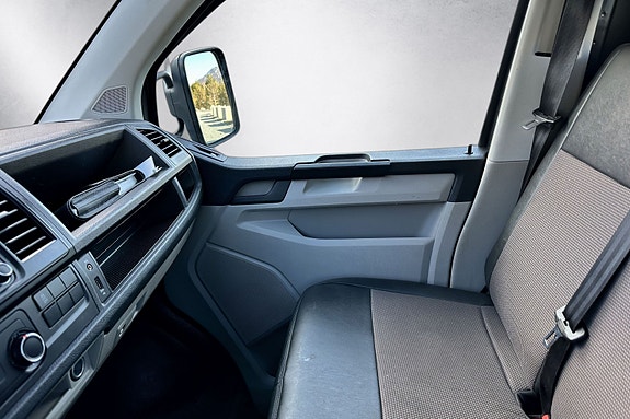 Volkswagen Transporter 16 of 30