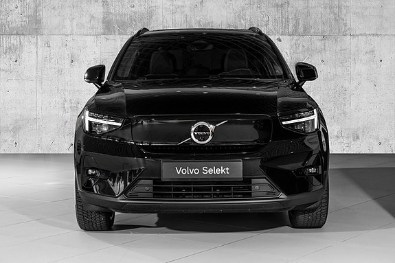 Volvo XC40 4 of 30