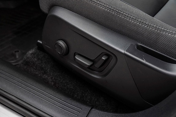 Volvo XC40 14 of 30