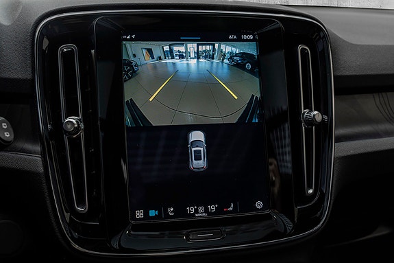Volvo XC40 26 of 30