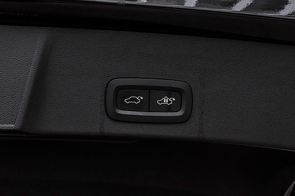 Volvo XC40 30 of 30