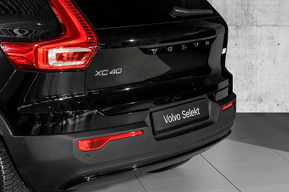 Volvo XC40 6 of 30