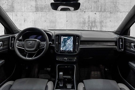 Volvo XC40 17 of 30