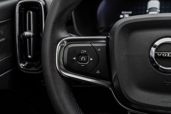 Volvo XC40 19 of 30