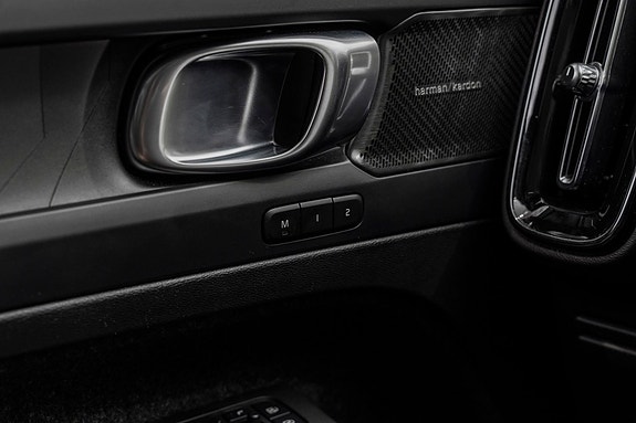 Volvo XC40 13 of 30