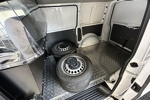 Volkswagen Transporter 6 of 30