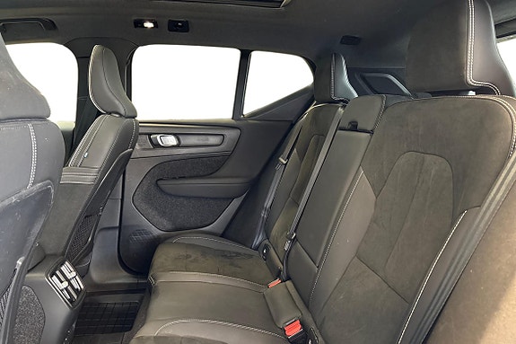 Volvo XC40 17 of 24