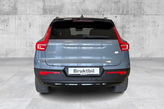 Volvo XC40 4 of 24