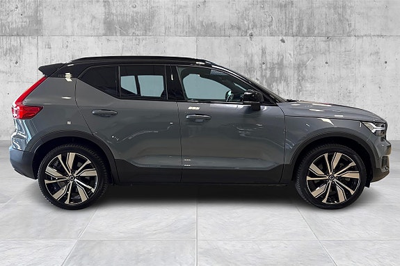 Volvo XC40 6 of 24
