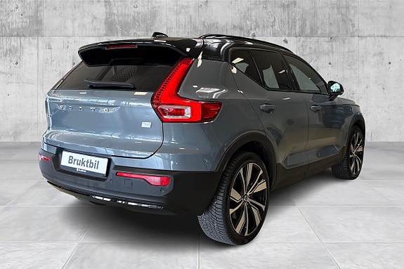 Volvo XC40 5 of 24