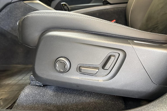 Volvo XC40 16 of 24