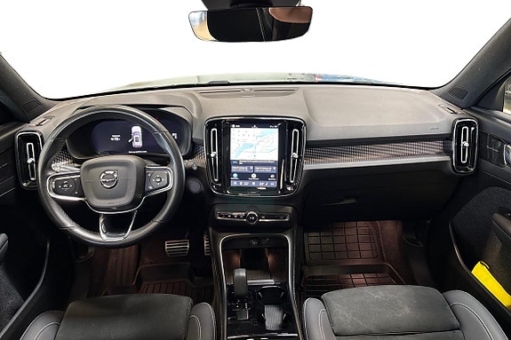 Volvo XC40 18 of 24