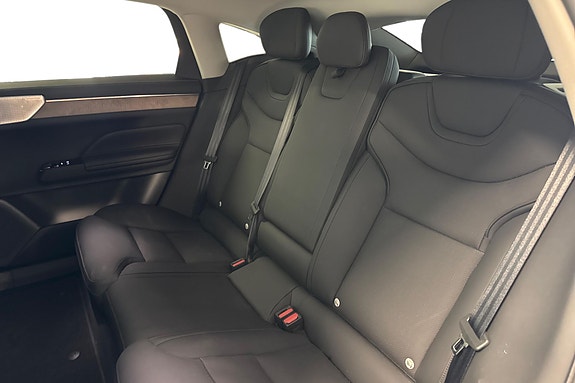 Volvo ES90 15 of 22