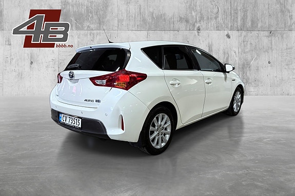 Toyota Auris 5 of 30