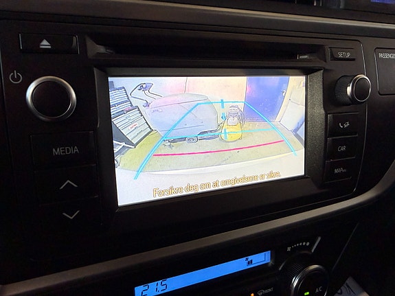 Toyota Auris 22 of 30