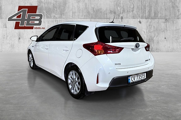 Toyota Auris 7 of 30