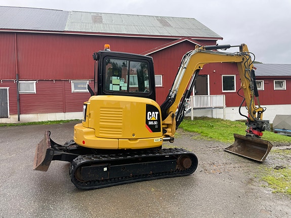 Cat 305.5 E2 2 of 25