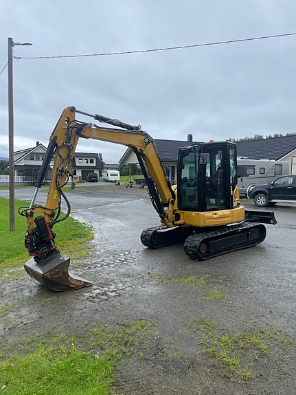 Cat 305.5 E2 5 of 25