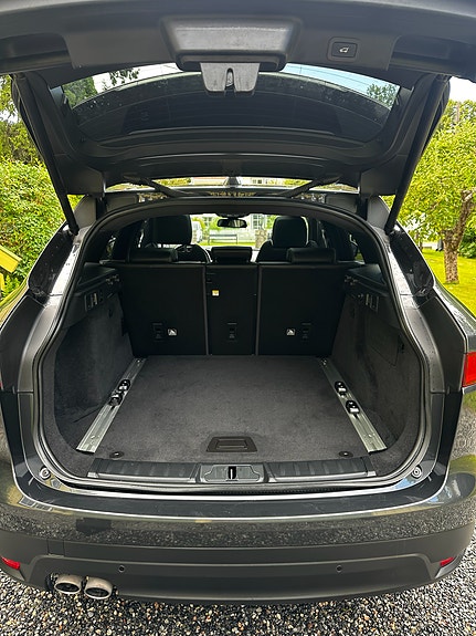 Jaguar F-PACE 20 of 21