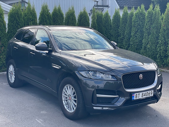 Jaguar F-PACE 21 of 30