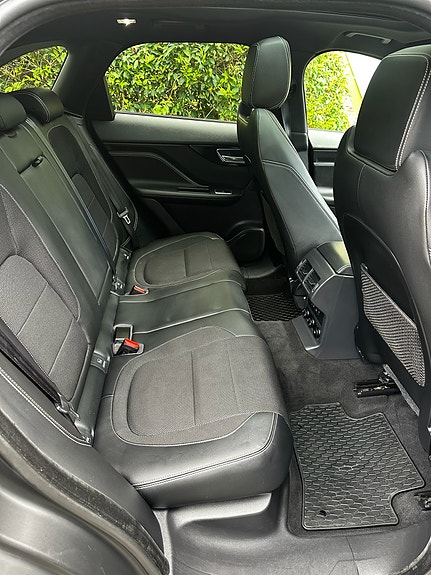 Jaguar F-PACE 18 of 21