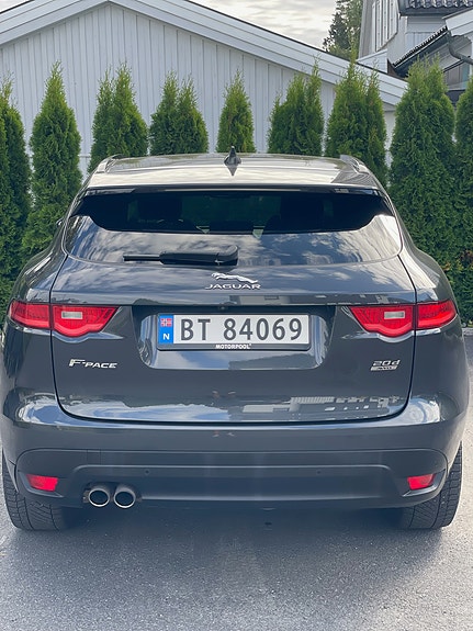 Jaguar F-PACE 4 of 21