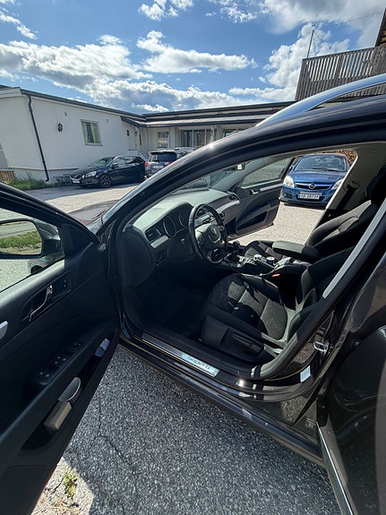 Skoda Superb 8 of 15